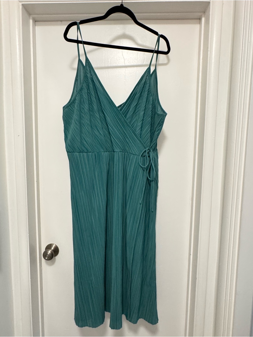 H&M Women's Green Wrap Midi Dress with Spaghetti Straps